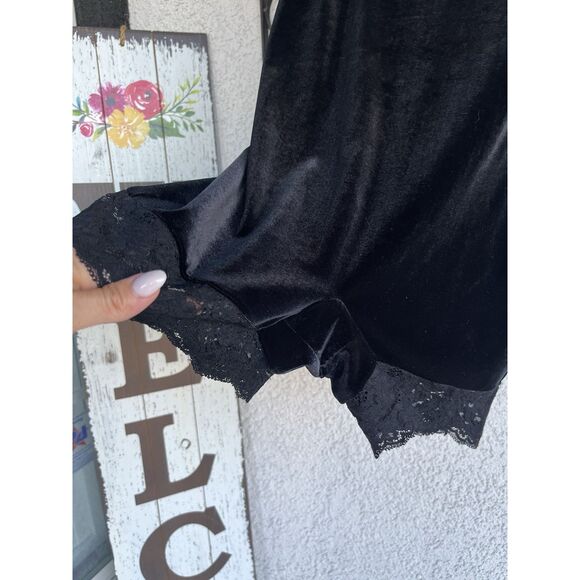 Victoria’s Secret Velvet Shorts Romper - Size M - Black - Picture 3 of 7